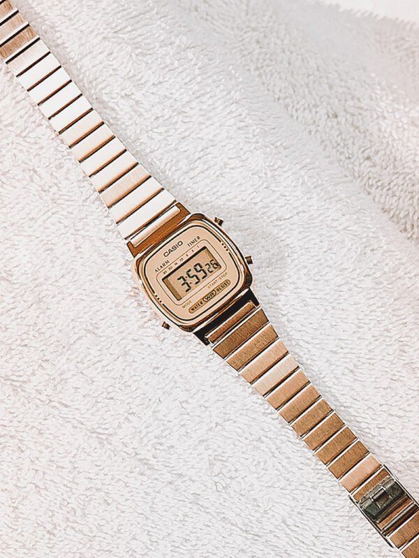 CASIO LA670WEGA-9EF Collezione Orologio Donna 24mm 3ATM CASIO LA670WEGA-9EF Collezione Orologio Donna 24mm 3ATM
