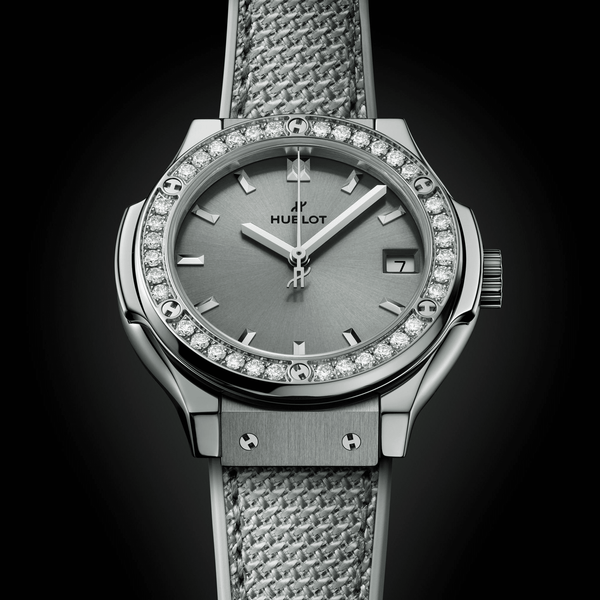 Hublot Classic Fusion Titanium Sage Green Diamonds 33mm Hublot Classic Fusion Titanium Sage Green Diamonds 33mm