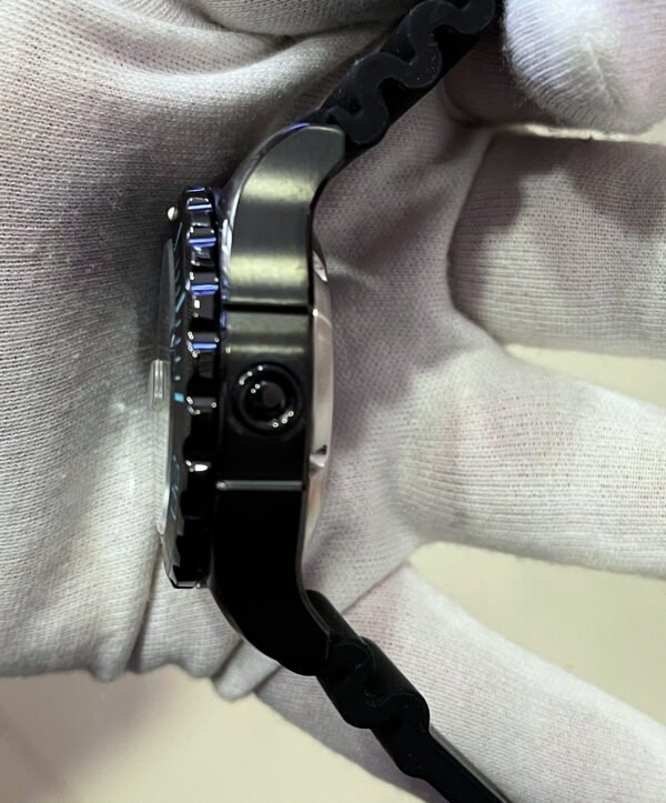 Militum Abisso Marino AM4 Sub 1000 Metri Valvola elio Cassa in Acciaio Trattamento Pvd Black da 44mm con proteggi corona automatica Vetro Zaffiro Militum Abisso Marino AM4 Sub 1000 Metri Valvola elio Cassa in Acciaio Trattamento Pvd Black da 44mm con proteggi corona automatica Vetro Zaffiro