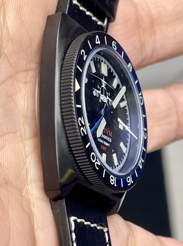 Militum Automatico GMT Elicopter Dial Black Lunetta Girevole Nera e Blu Militum Automatico GMT Elicopter Dial Black Lunetta Girevole Nera e Blu