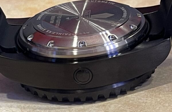 Militum Automatico Sub 2000 Metri PVD Valvola Elio Vetro Zaffiro Ghiera Ceramica Nera Quadrante nero opaco
