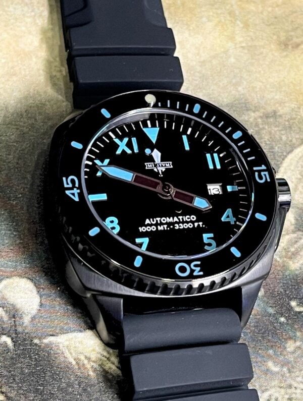 Militum Poseidone C3 Cassa 46mm Sub 1000 Metri Limited Edition 1/100 Valvola Elio Vetro Zaffiro Ghiera Ceramica Quadrante California Nero Con Inserti Blu