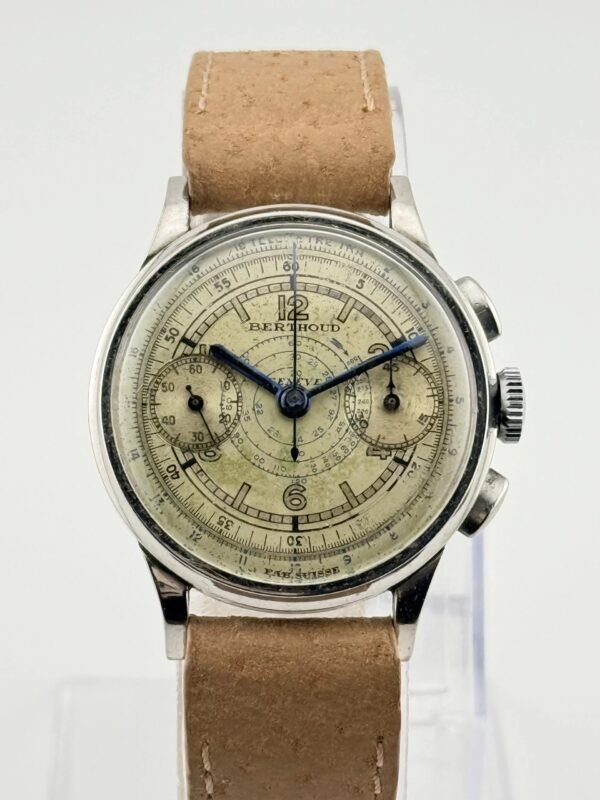Universal Genève Berthoud Genève Sector Dial Steel case