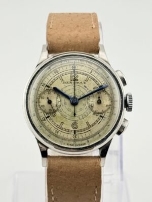 Universal Genève Berthoud Genève Sector Dial Steel case