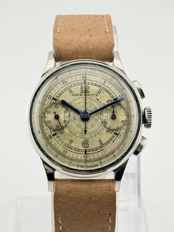 Universal Genève Berthoud Genève Sector Dial Steel case
