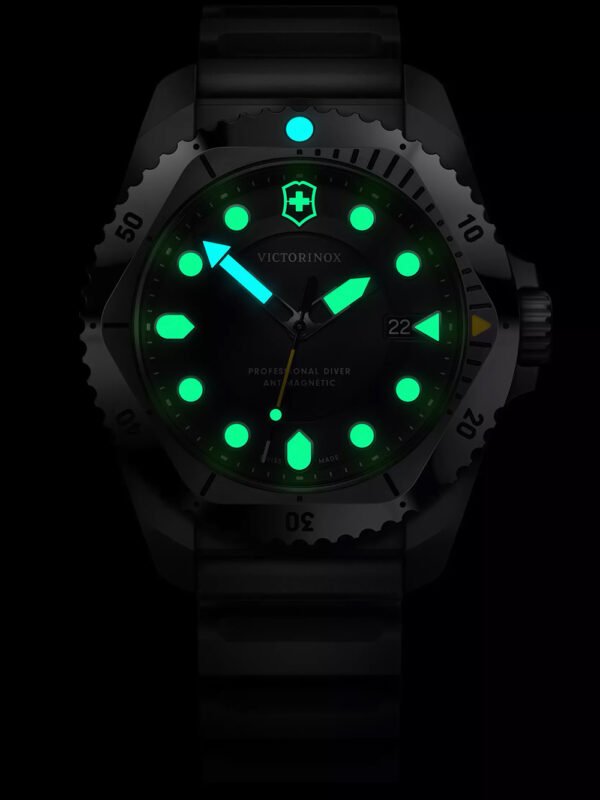 Victorinox 241990 Orologio Uomo Dive Pro Quarzo 43mm 30ATM
