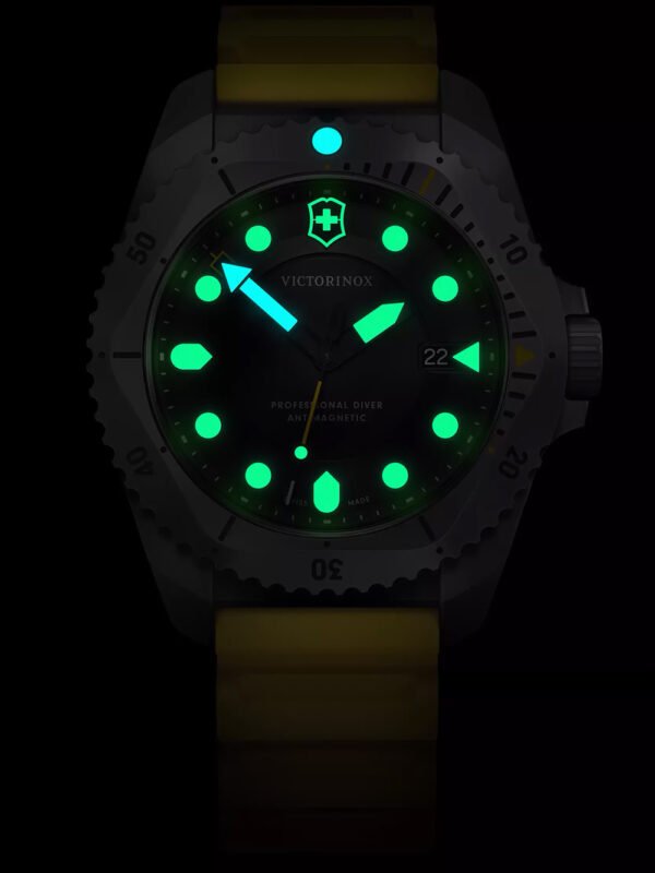 Victorinox 241992 Orologio Uomo Dive Pro Quarzo Titanio 43mm 30ATM